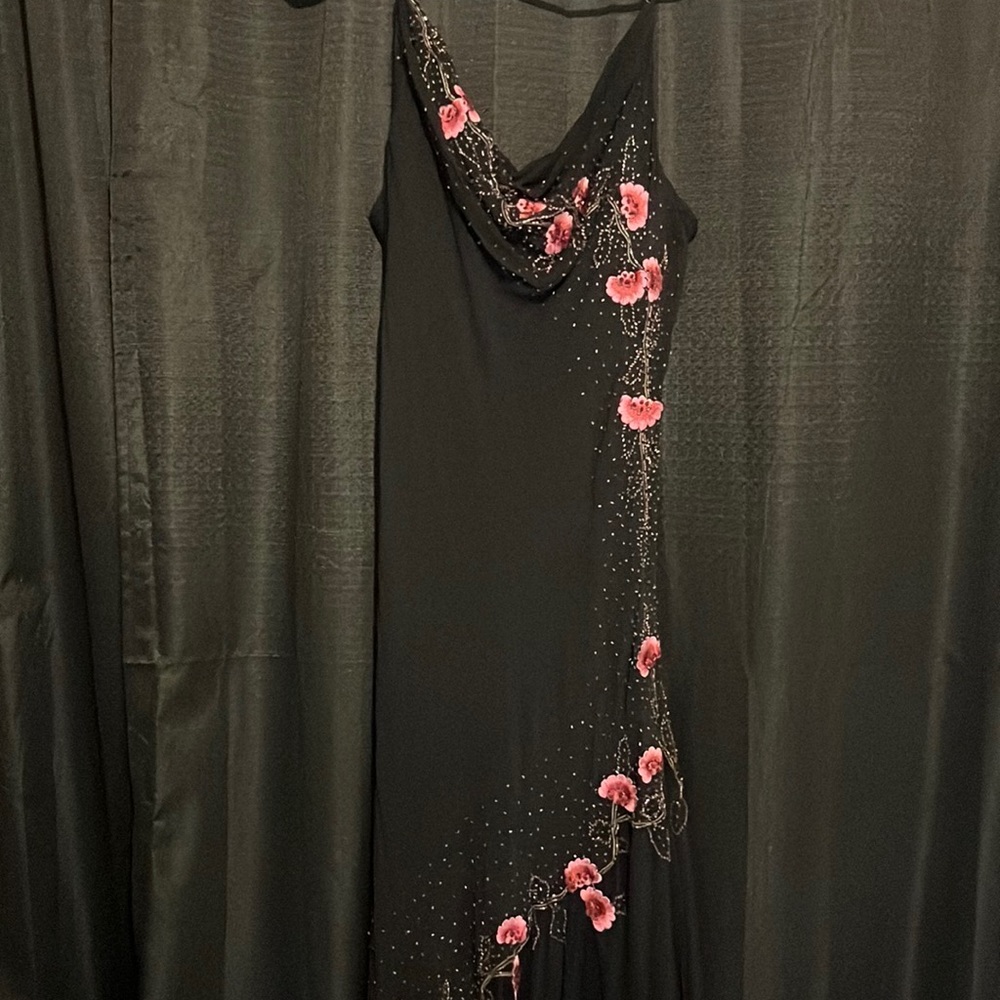 Beautiful New flower Detail prom dress